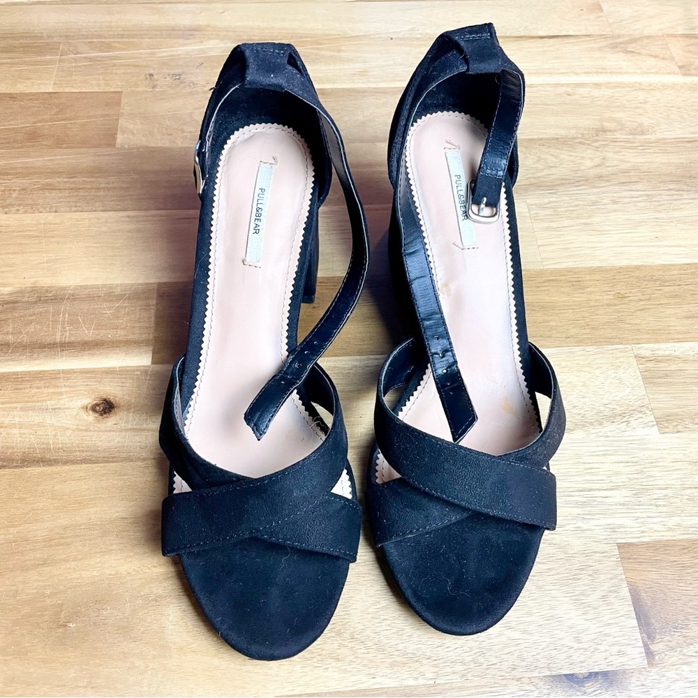 Open-Toe Black Strappy Heels